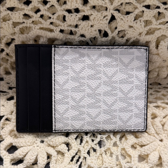 Michael Kors White and Black Signature Slim Card Holder - Picture 2 of 3